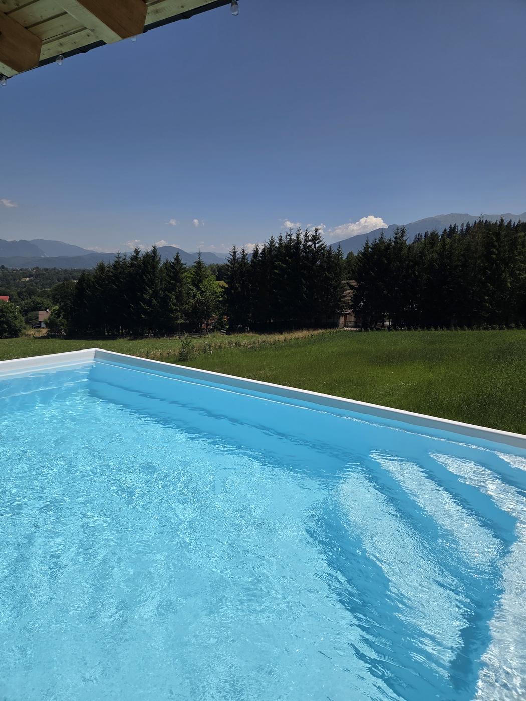 Piscina încălzită